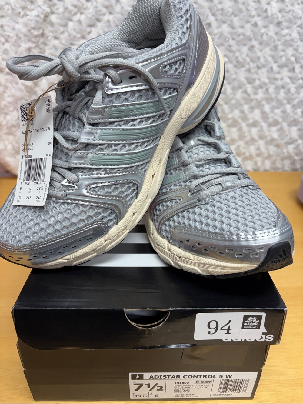Adistar Control 5 Womens sz 7.5 Light Gray with sage accent Adidas mesh uppers
